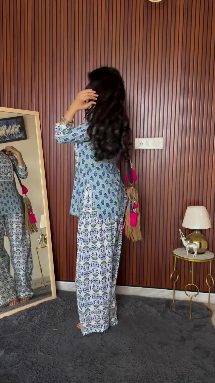 Elegant Sleeveless A-Line Dress