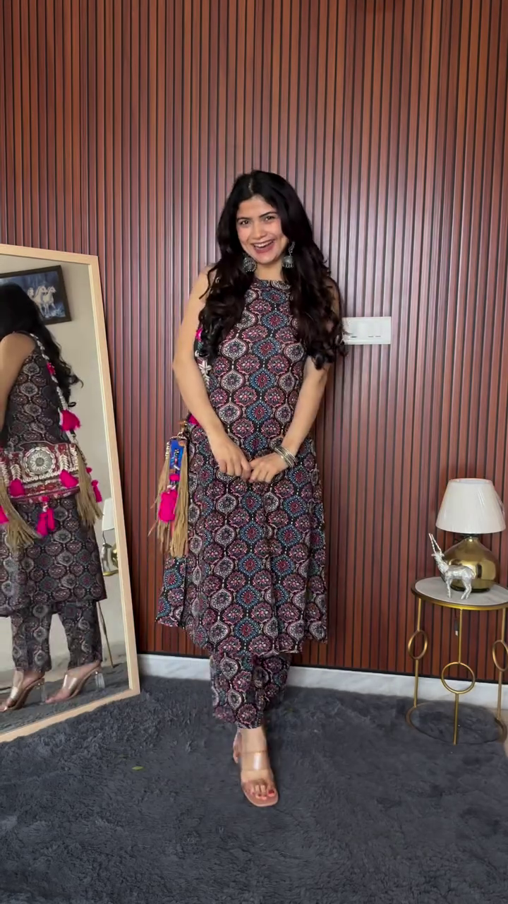 Elegant Sleeveless A-Line Dress