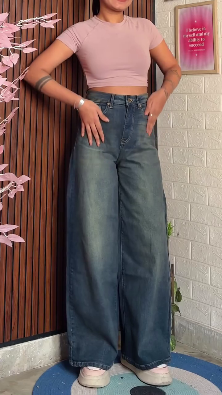 Ultra Wide-Leg Ripped Jeans