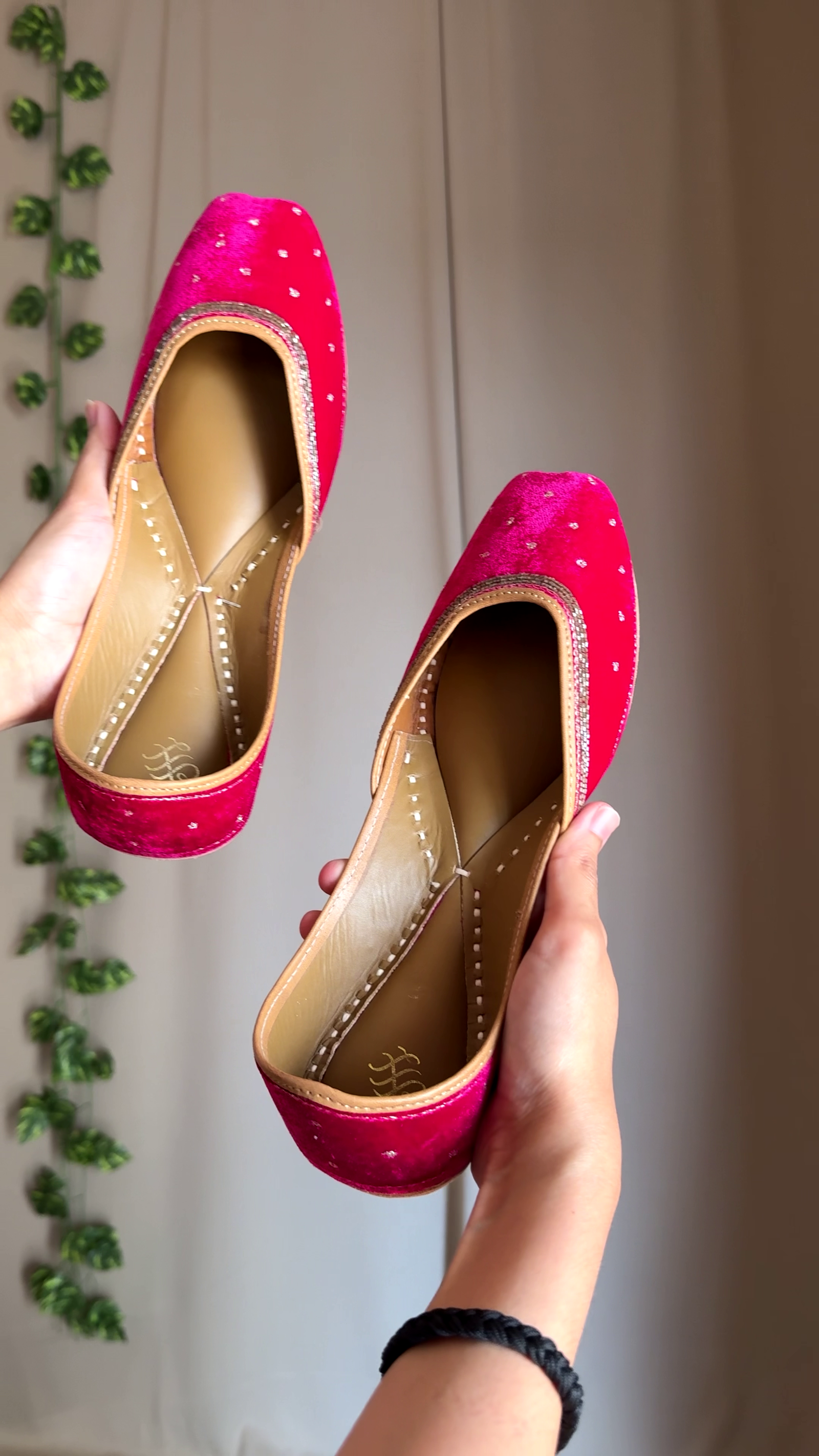 Pearl Bloom Embellished Juttis