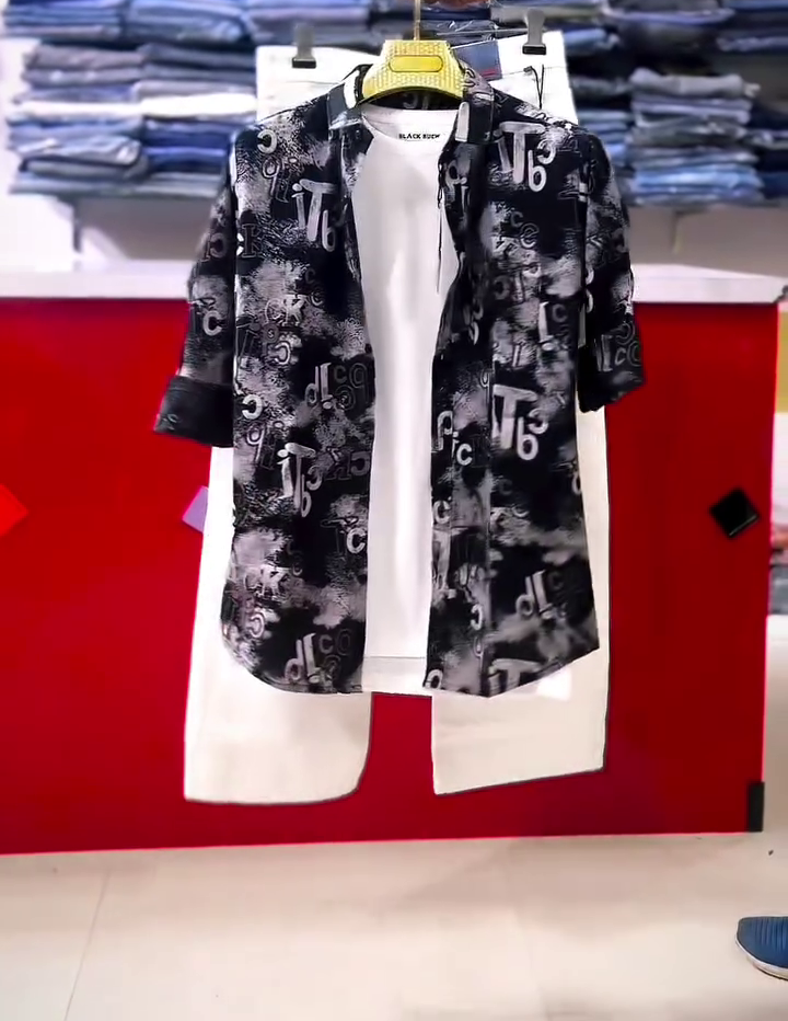 Trendy Layered Casual Outfit