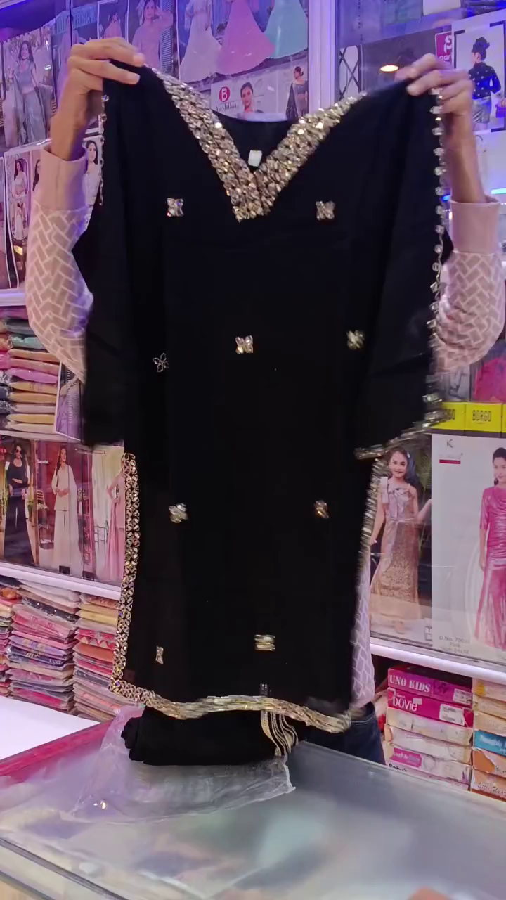 Black Embellished Ethnic Kurta