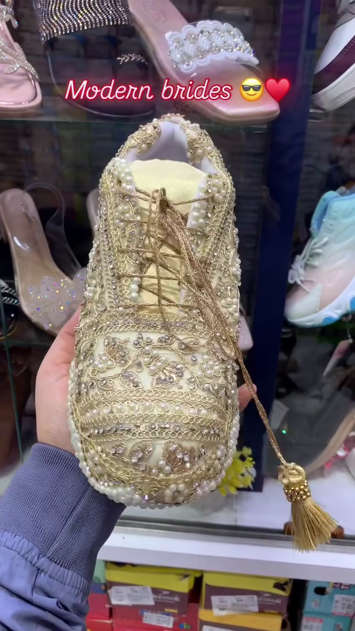 Bridal Embellished Jutti
