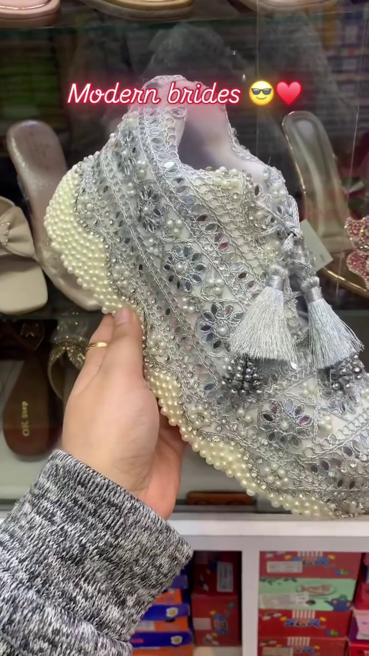 Bridal Embellished Jutti