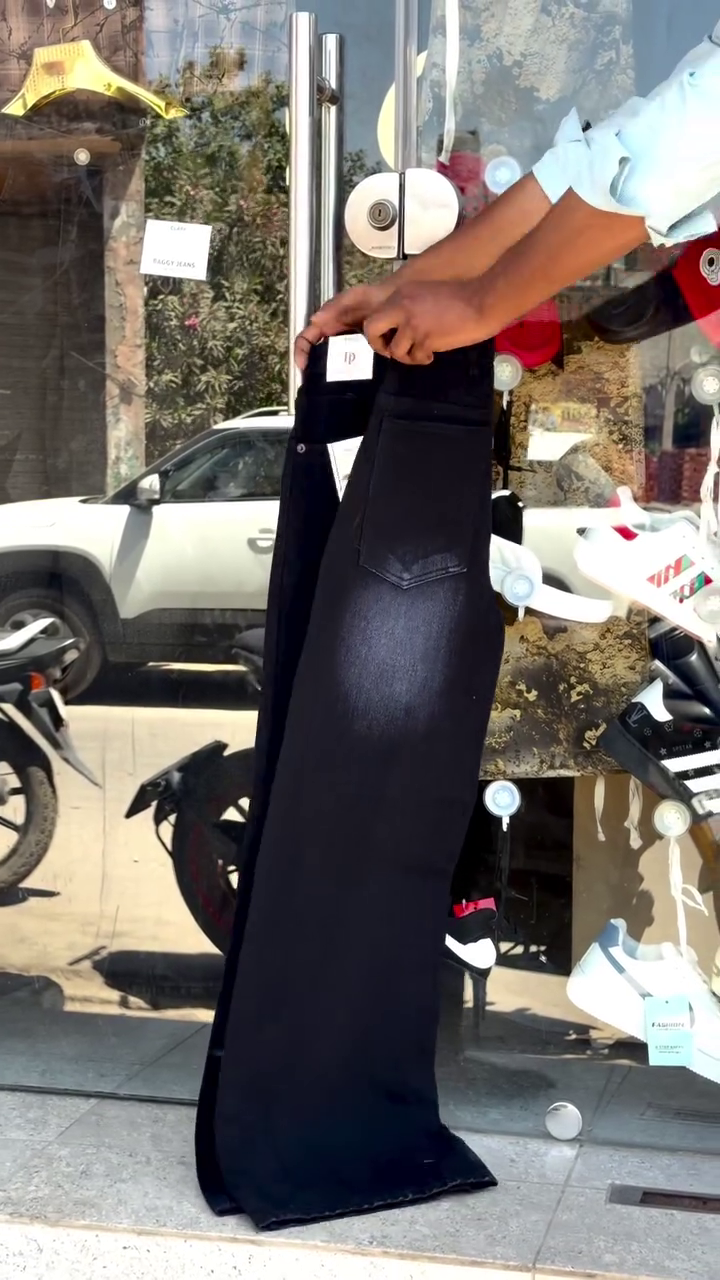 Classic Black Wide-Leg Jeans
