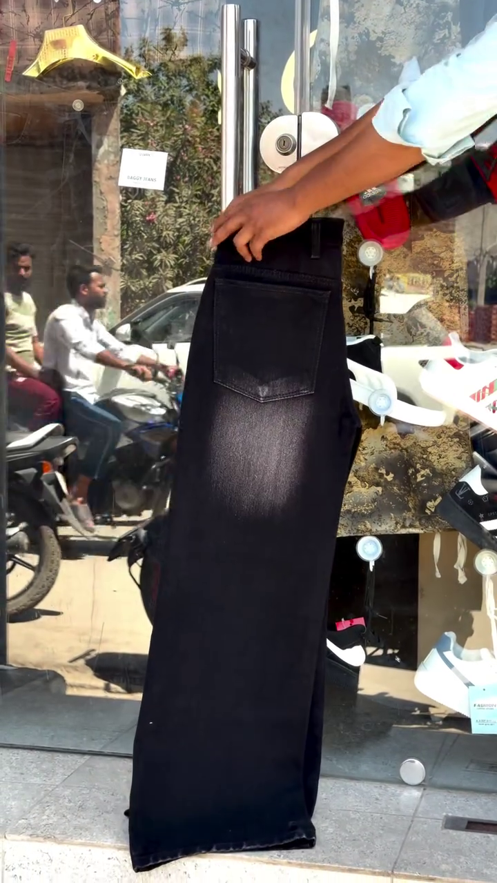 Classic Black Wide-Leg Jeans