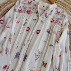 🌿 Elegance in Bloom – White Floral Embroidered Boho Blouse 🌿