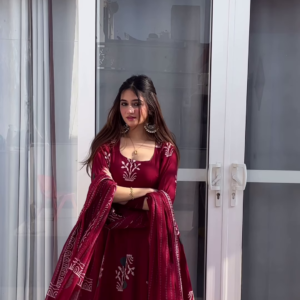 🌹 Timeless Grace – Maroon Ethnic Anarkali Set 🌹