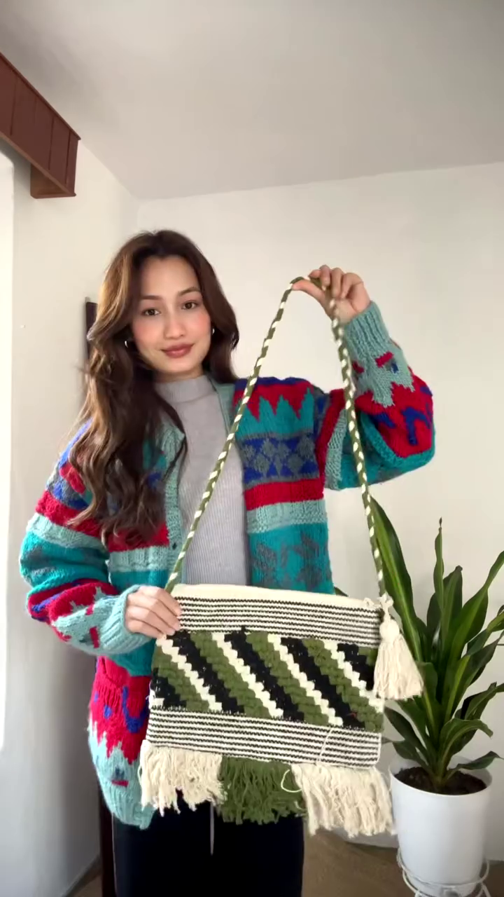 π§Ά Bold & Cozy β The Ultimate Cardigan Season Essential πβοΈ - Image 2