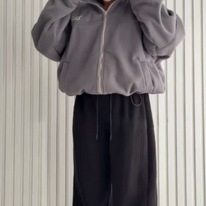 🖤 Effortless Streetwear Vibes – Gray & Black Luxe Comfort Set ⚡👟