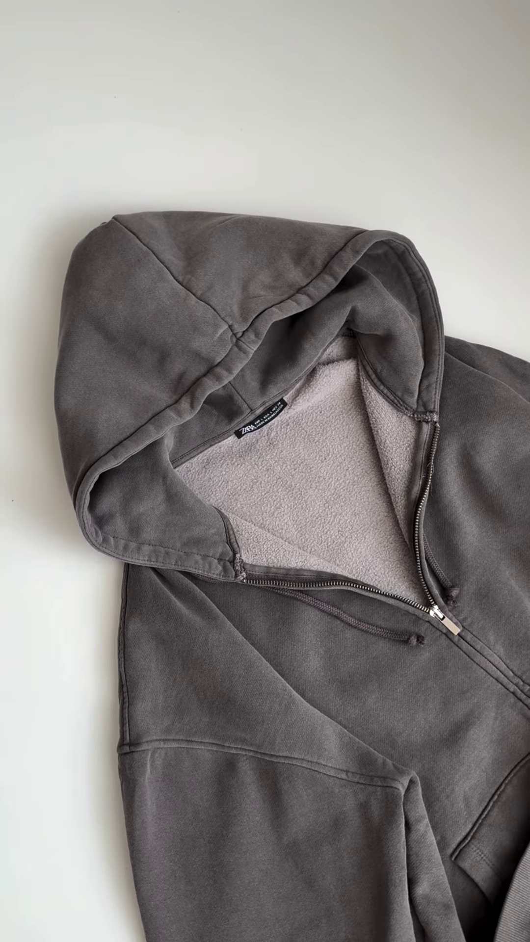 π€ Effortless Edge β Black & Gray Streetwear Vibes πβ¨ - Image 4