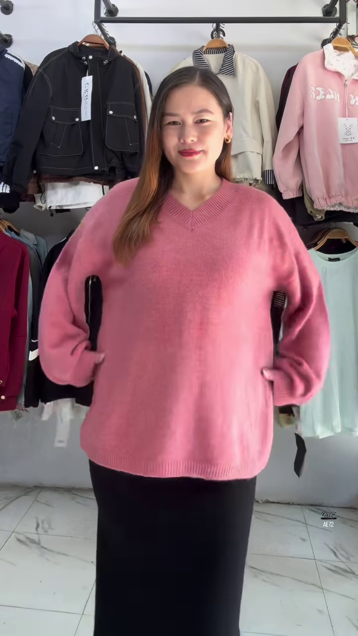 Oversized V‑Neck Knit | Cloud‑Soft, Effortlessly Cool ☁️✨ - Image 5