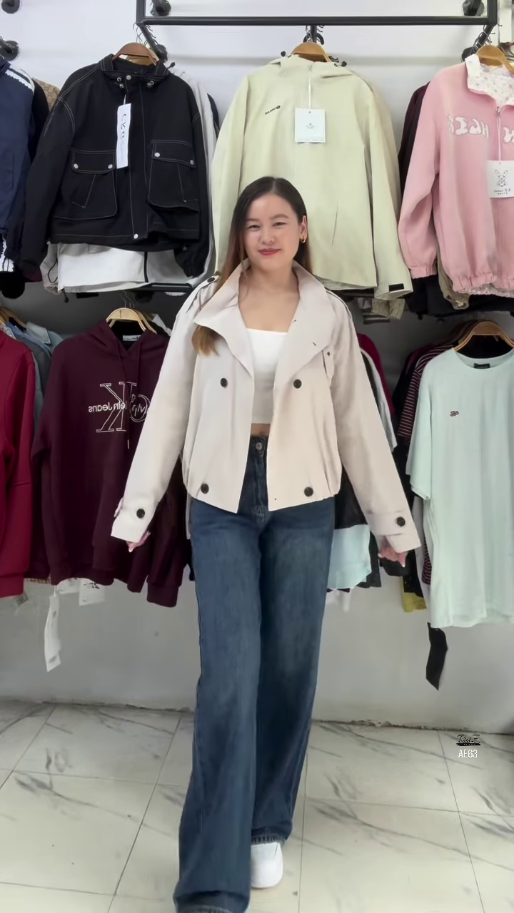 Cropped Double‑Breasted Jacket | Boxy Cool, Everyday Polish ✨