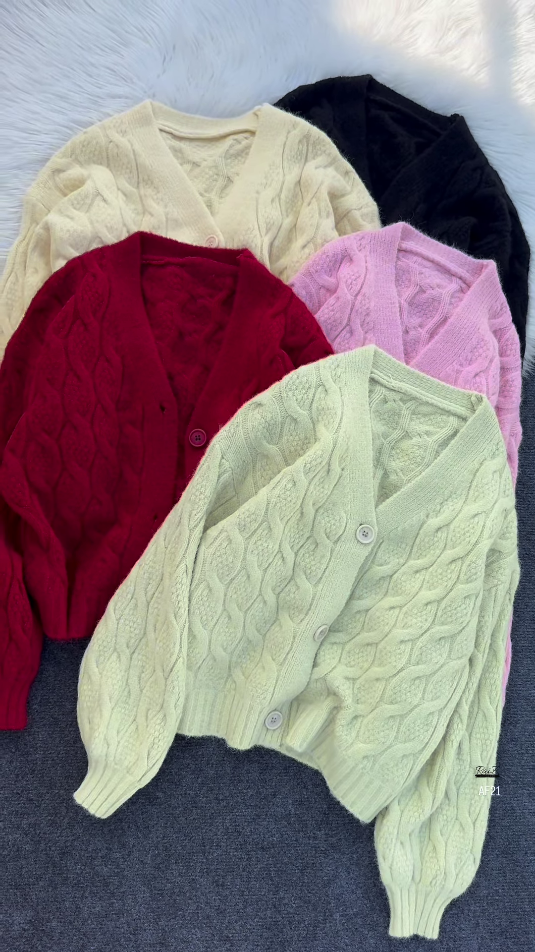 Cable‑Knit Cardigan | Plush Texture, Cozy Color ✨ - Image 3